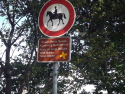Schild-Bahndamm.jpg